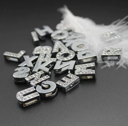 アルファベットチャーム 26文字 A-Z DIY ラインストーン ジルコン パーツ イニシャルチャーム アクセサリーパーツ 手作り ネームチャーム 推し活グッズ 2個セット